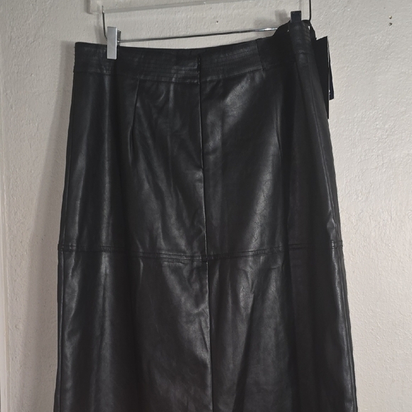 Black Midi Pencil Skirt for Work - Picture 6 of 9